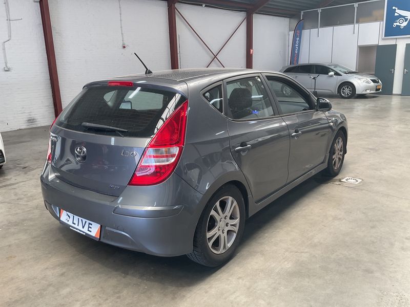 Hyundai i30 1.4 Comfort — zdjęcie 2