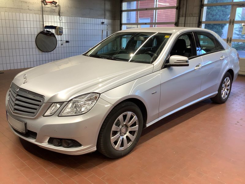 E-Klasse E 220 CDI BlueEfficiency Standard
