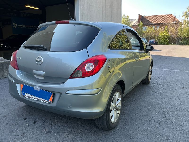 Opel Corsa 1.2 Graphite 2015 – снимка 2