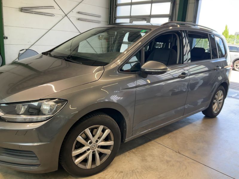 Volkswagen Touran 1.4 TSI Comfortline BlueMotion Tech — zdjęcie 2