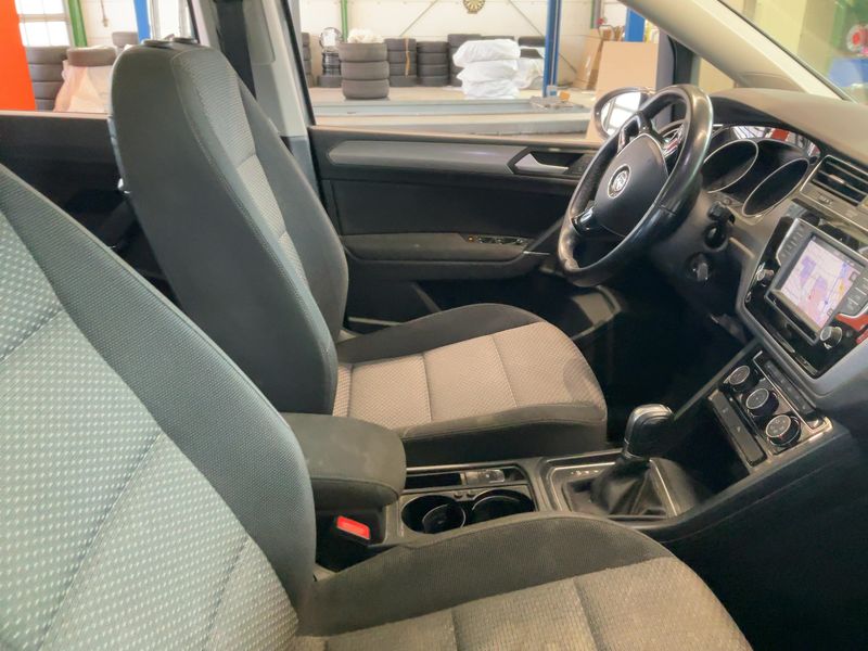Volkswagen Touran 1.4 TSI Comfortline BlueMotion Tech — zdjęcie 11