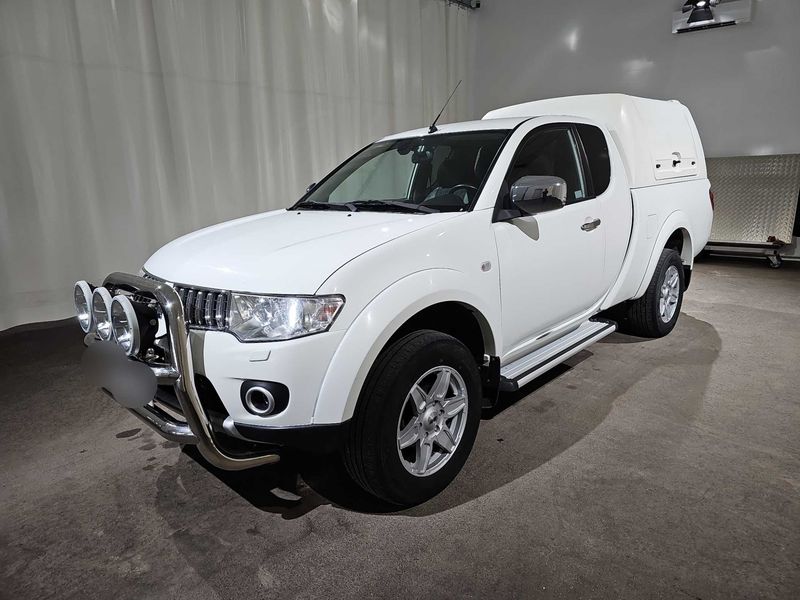L 200 2.5 DI-D Intense Club Cab 4WD
