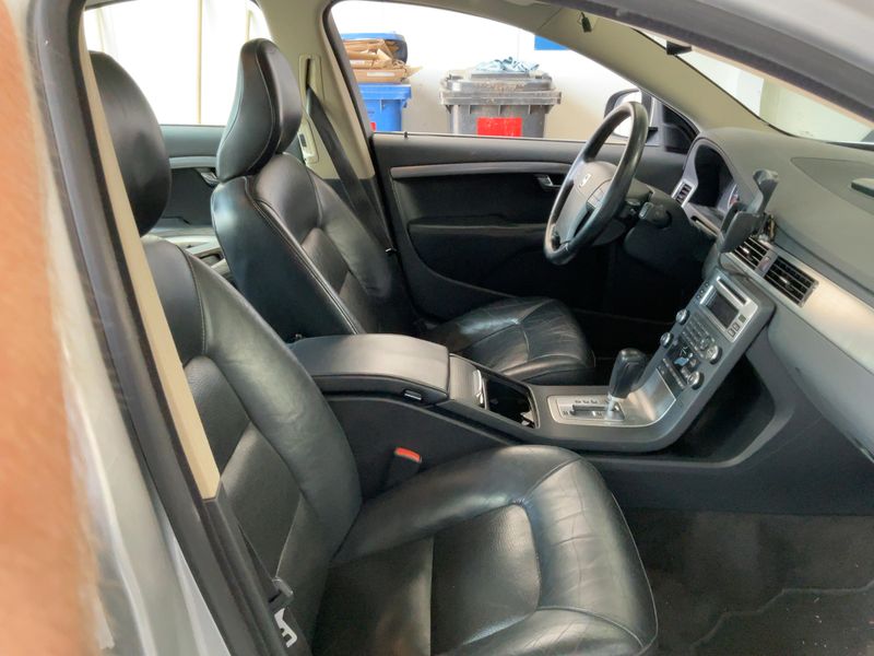 Volvo S80 2.4 D5 Momentum — zdjęcie 11