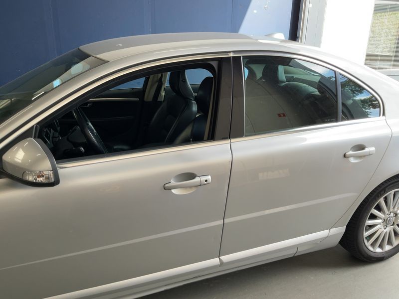 Volvo S80 2.4 D5 Momentum — zdjęcie 4