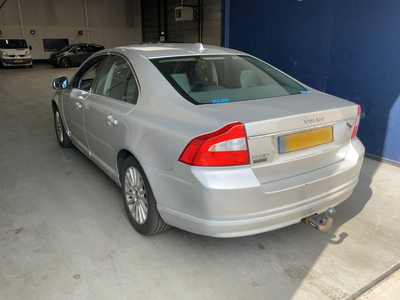 Volvo S80 2.4 D5 Momentum — zdjęcie 3