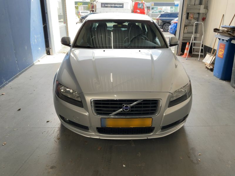 Volvo S80 2.4 D5 Momentum — zdjęcie 9