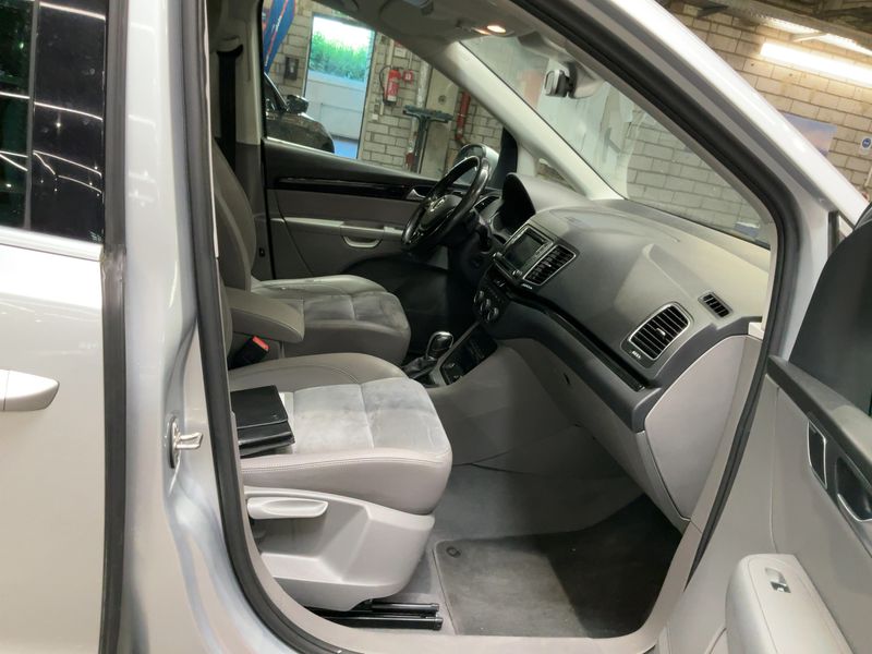 Volkswagen Sharan 2.0 TDI Highline BlueMotion Tech 2015 – снимка 16