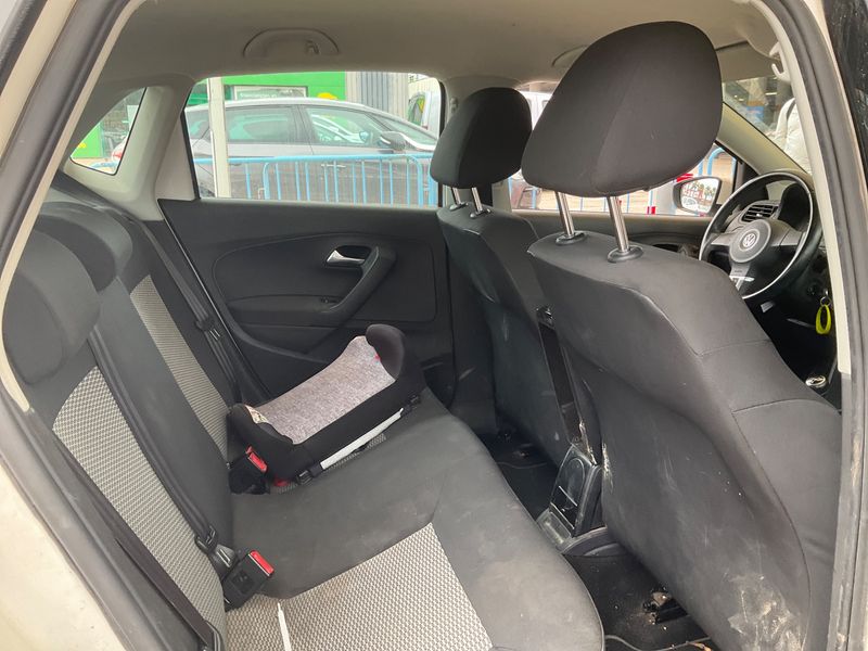 Volkswagen Polo 1.4 MPI Advance — zdjęcie 14