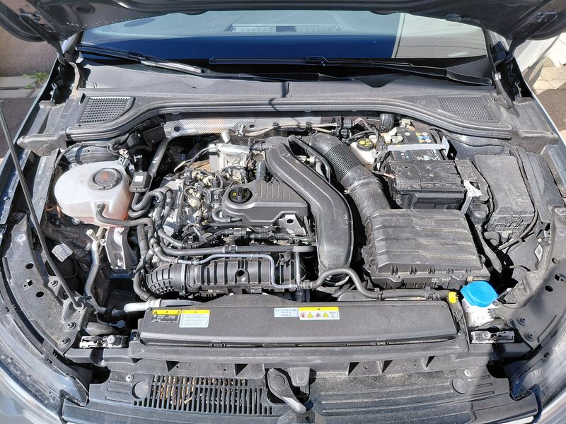 Volkswagen Golf VIII 1.5 TSI R-Line — zdjęcie 8