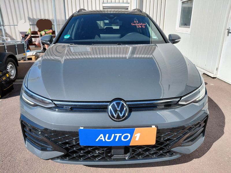 Volkswagen Golf VIII 1.5 TSI R-Line — zdjęcie 7