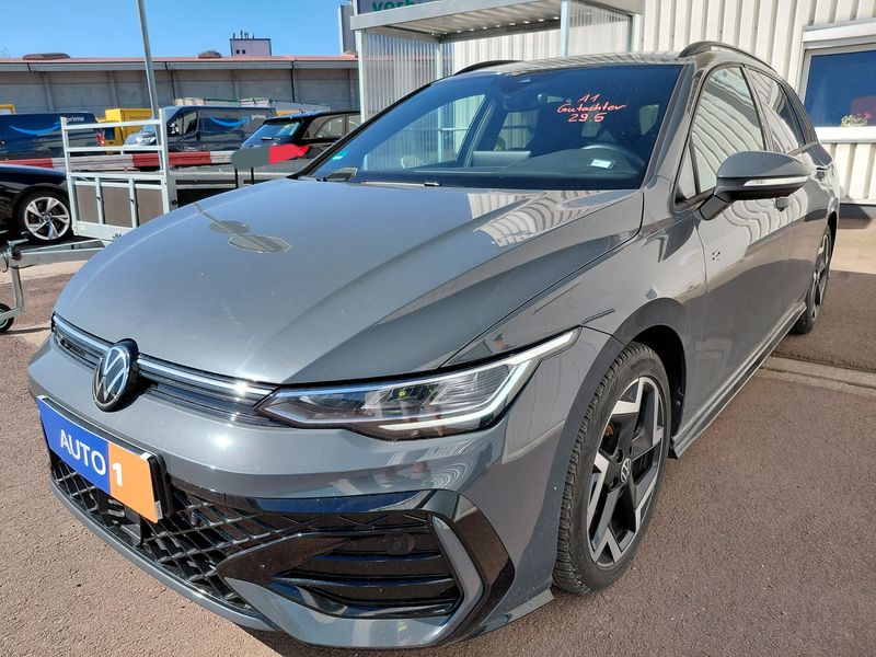 Volkswagen Golf VIII 1.5 TSI R-Line — zdjęcie 1