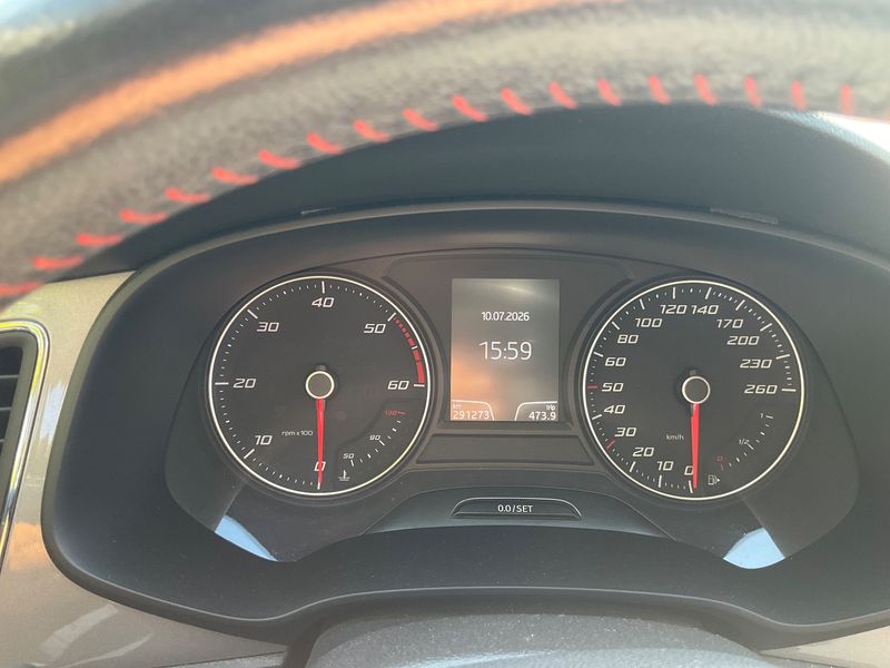 Seat Leon 2.0 TDI FR — zdjęcie 13