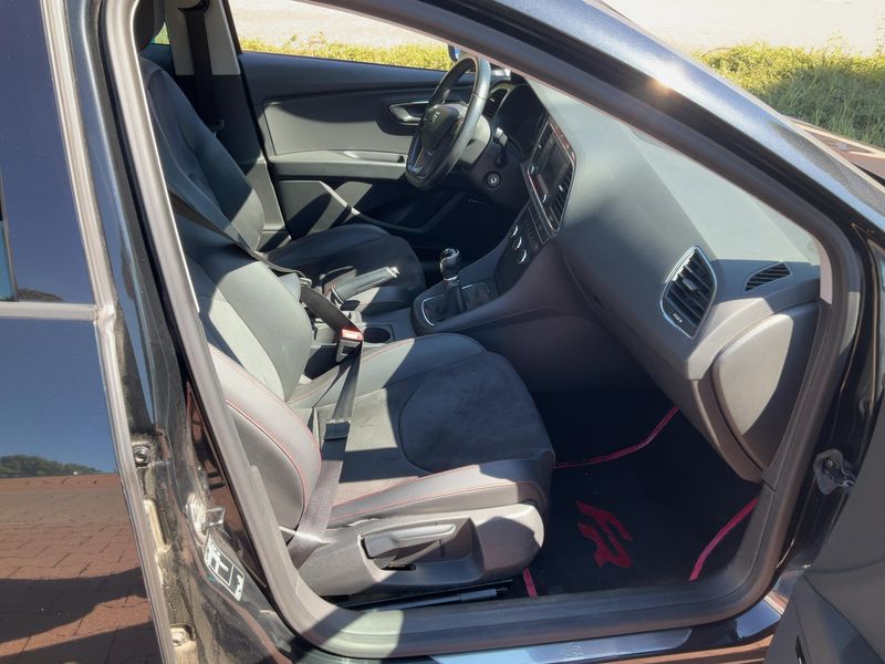 Seat Leon 2.0 TDI FR — zdjęcie 11