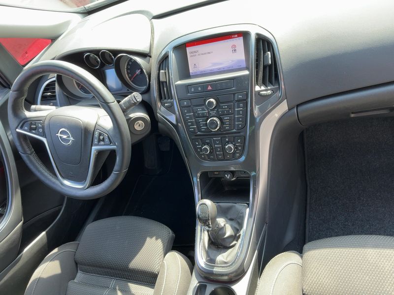 Opel Astra 1.4 Turbo Exklusiv 2014 – снимка 17