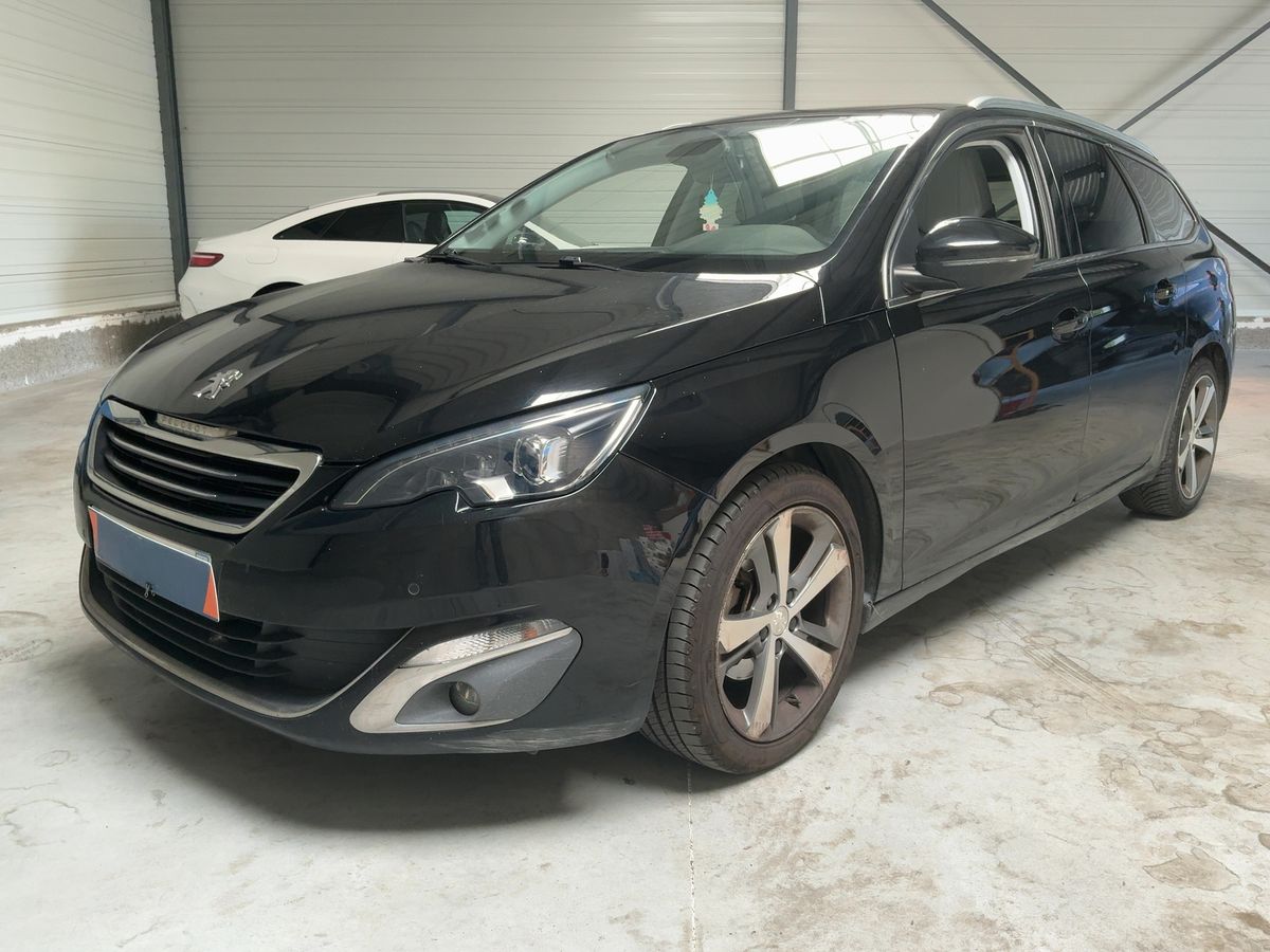 Peugeot 308 1.2 e-THP Feline