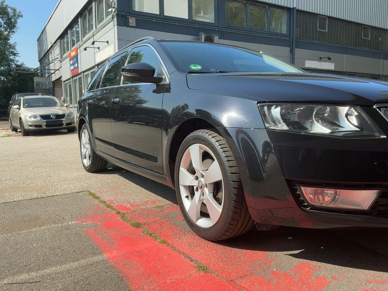 Skoda Octavia 2.0 TDI Elegance — zdjęcie 8