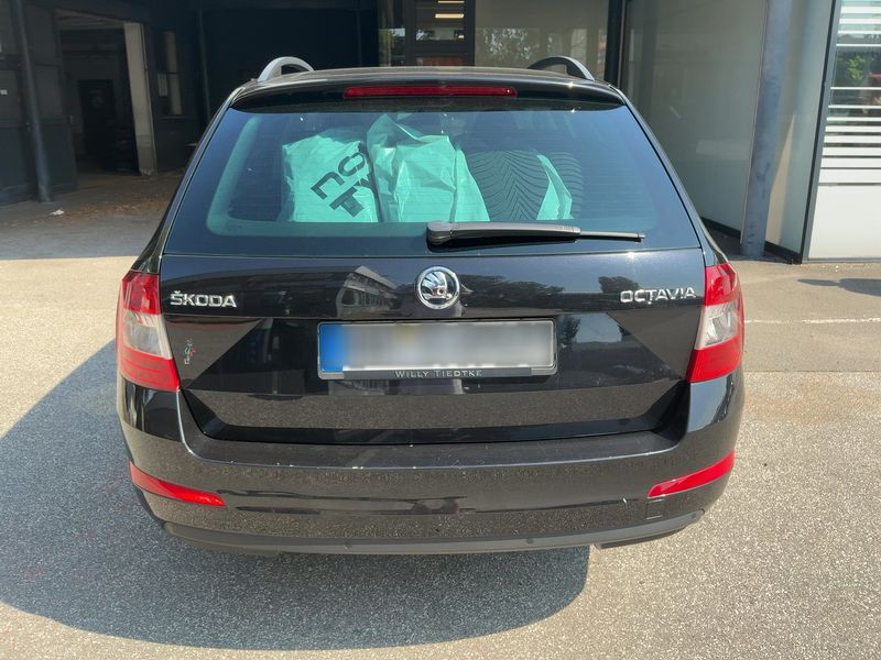 Skoda Octavia 2.0 TDI Elegance — zdjęcie 5