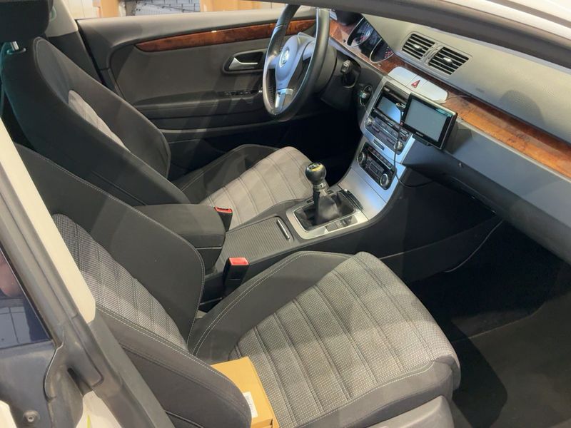 Volkswagen Passat CC 2.0 TSI — zdjęcie 11