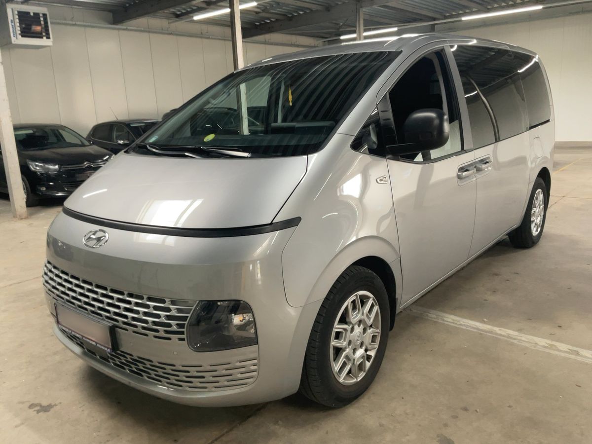 Hyundai Staria 2024 — photo 1