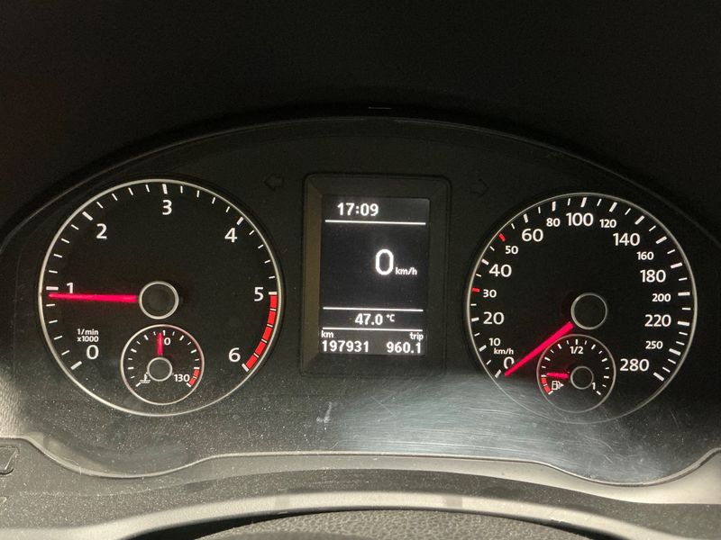 Volkswagen Scirocco 2.0 TDI Carat 2011 – снимка 18
