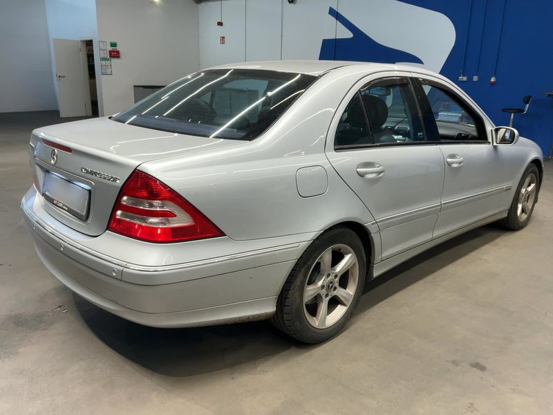 Mercedes-Benz C-Klasse C 200 Kompressor Avantgarde — zdjęcie 6