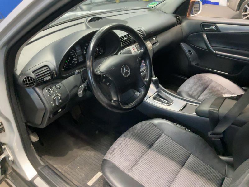 Mercedes-Benz C-Klasse C 200 Kompressor Avantgarde — zdjęcie 12