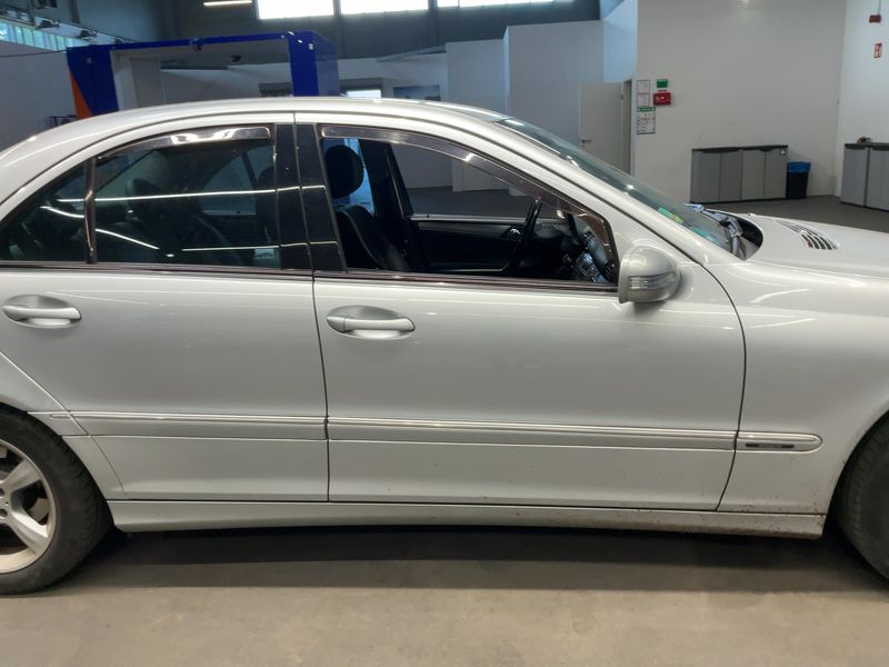 Mercedes-Benz C-Klasse C 200 Kompressor Avantgarde — zdjęcie 7