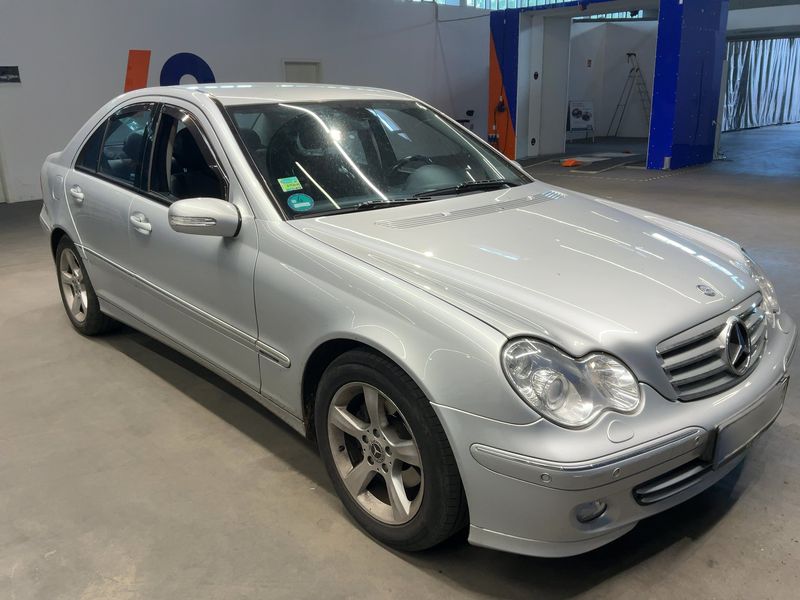 Mercedes-Benz C-Klasse C 200 Kompressor Avantgarde — zdjęcie 8