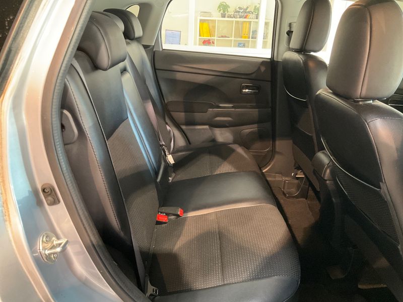 Citroen C4 Aircross 1.6 e-HDi Feel Edition 4x2 — zdjęcie 14