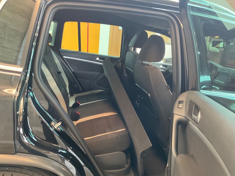 Volkswagen Tiguan 2.0 TDI R-Line 4Motion BlueMotion Tech 2014 – снимка 20