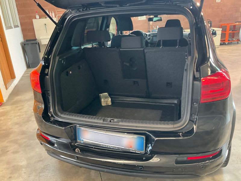 Volkswagen Tiguan 2.0 TDI R-Line 4Motion BlueMotion Tech 2014 – снимка 16