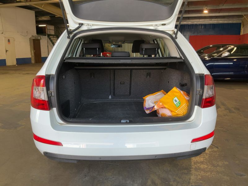 Skoda Octavia 1.6 TDI Ambition 2015 – снимка 15