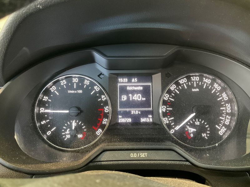 Skoda Octavia 1.6 TDI Ambition 2015 – снимка 18