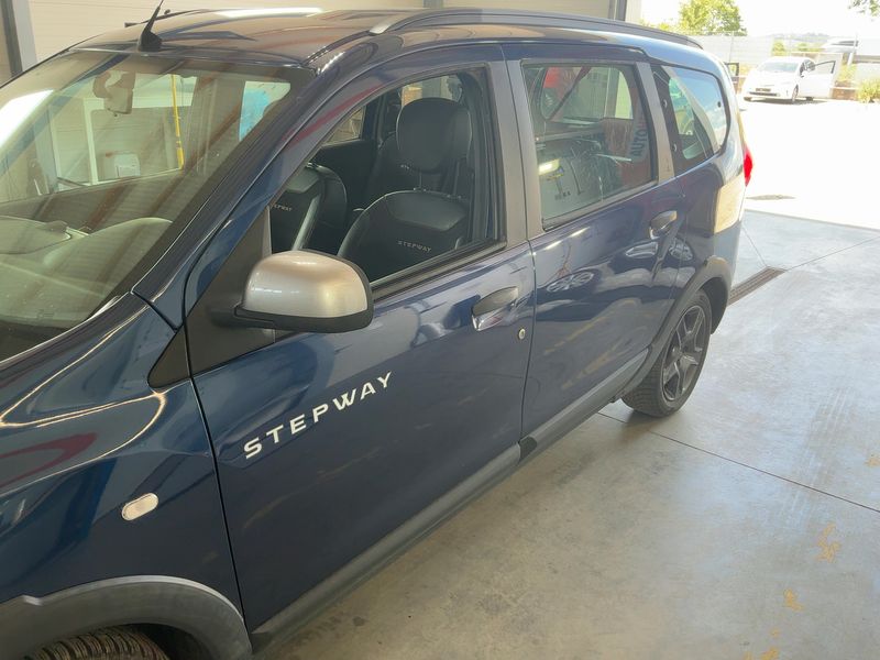 Dacia Lodgy 1.5 dCi Diesel Stepway Celebration — zdjęcie 4