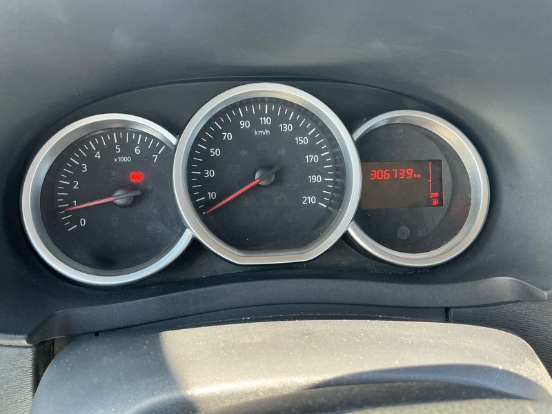Dacia Lodgy 1.5 dCi Diesel Stepway Celebration — zdjęcie 13