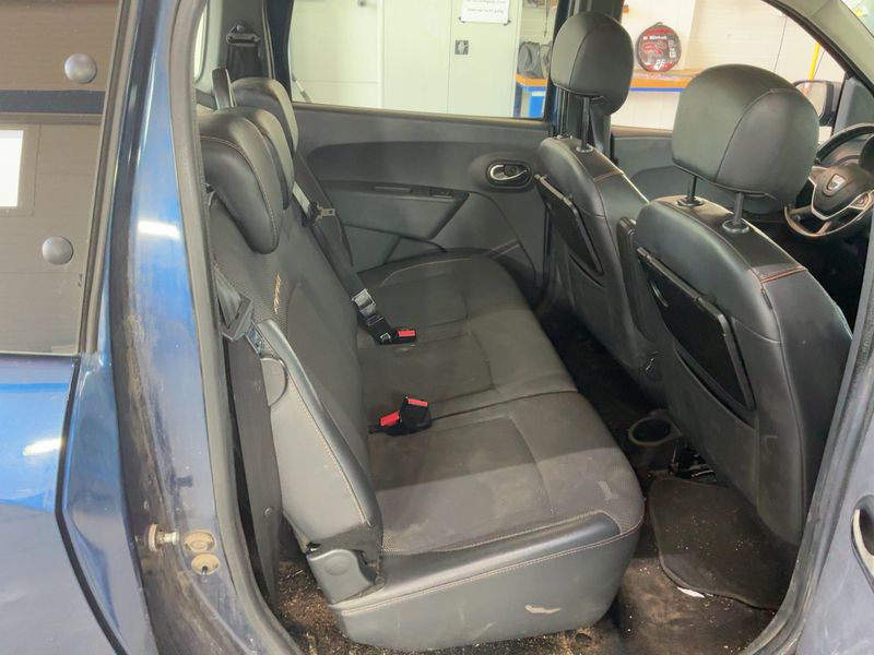 Dacia Lodgy 1.5 dCi Diesel Stepway Celebration — zdjęcie 14