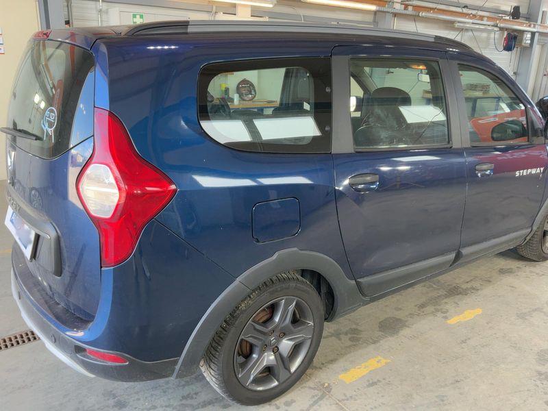 Dacia Lodgy 1.5 dCi Diesel Stepway Celebration — zdjęcie 6