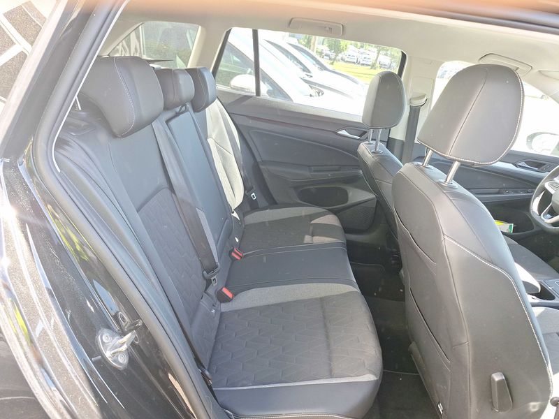 Volkswagen Golf VIII 1.5 TSI Goal — zdjęcie 13