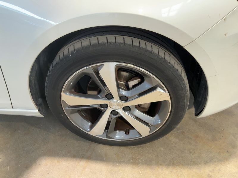 Peugeot 308 1.2 e-THP Feline 2017 – снимка 11