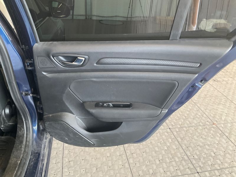 Renault Megane 1.3 TCe Limited 2019 – снимка 27