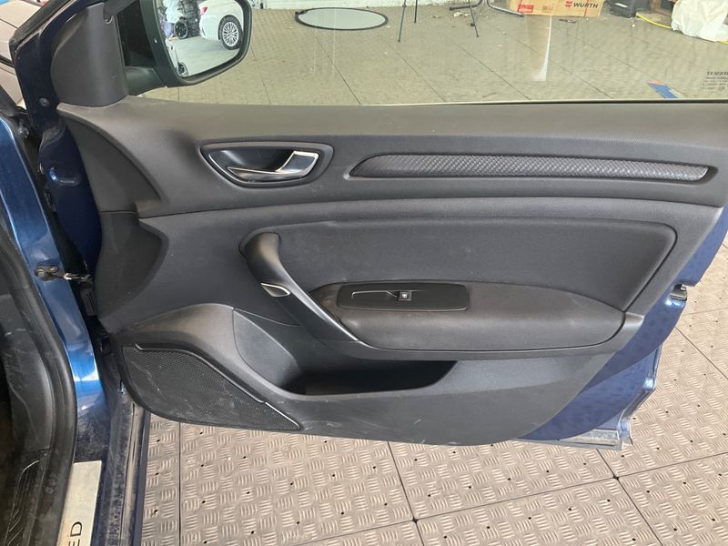 Renault Megane 1.3 TCe Limited 2019 – снимка 29