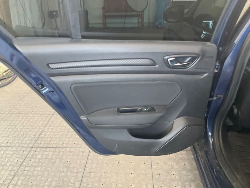 Renault Megane 1.3 TCe Limited 2019 – снимка 33
