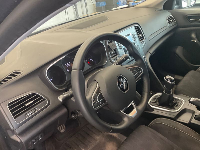 Renault Megane 1.3 TCe Limited 2019 – снимка 39