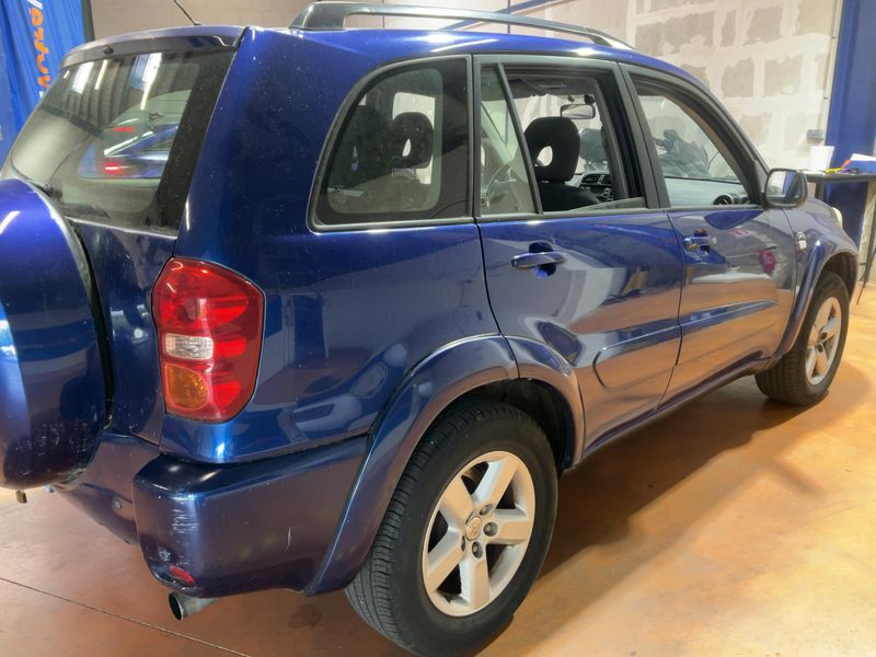 Toyota RAV 4 2.0 D-4D 4x4 2005 – снимка 8