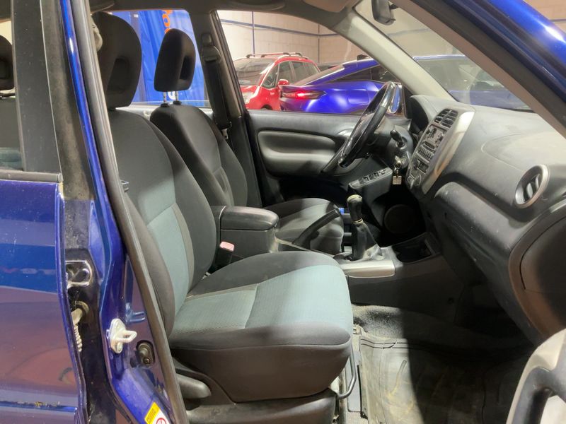 Toyota RAV 4 2.0 D-4D 4x4 2005 – снимка 16