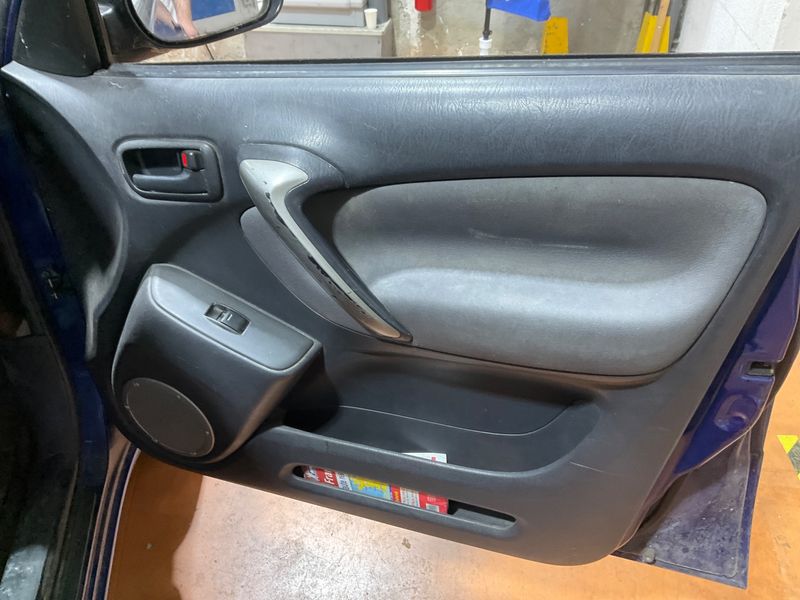 Toyota RAV 4 2.0 D-4D 4x4 2005 – снимка 26