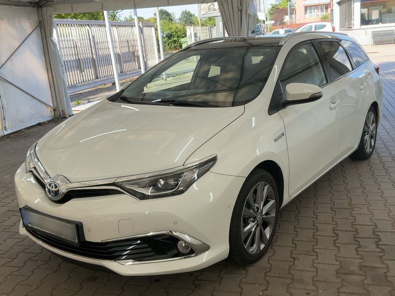 Toyota Auris Touring Sports 1.8 Hybrid Executive