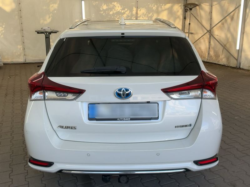 Toyota Auris Touring Sports 1.8 Hybrid Executive — zdjęcie 5