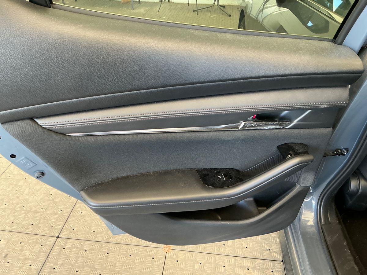 Mazda 3 2019 — photo 28