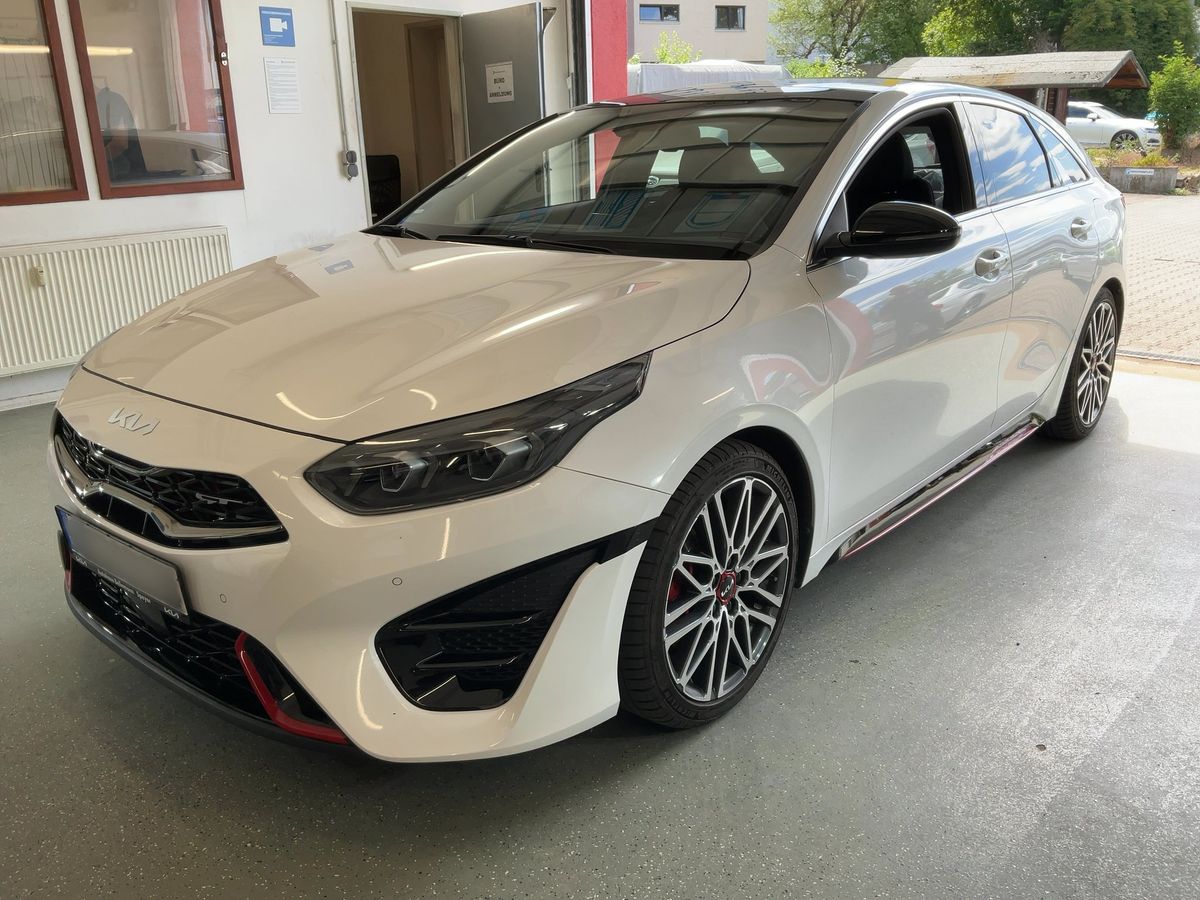 Kia pro_cee'd 2022 — photo 1